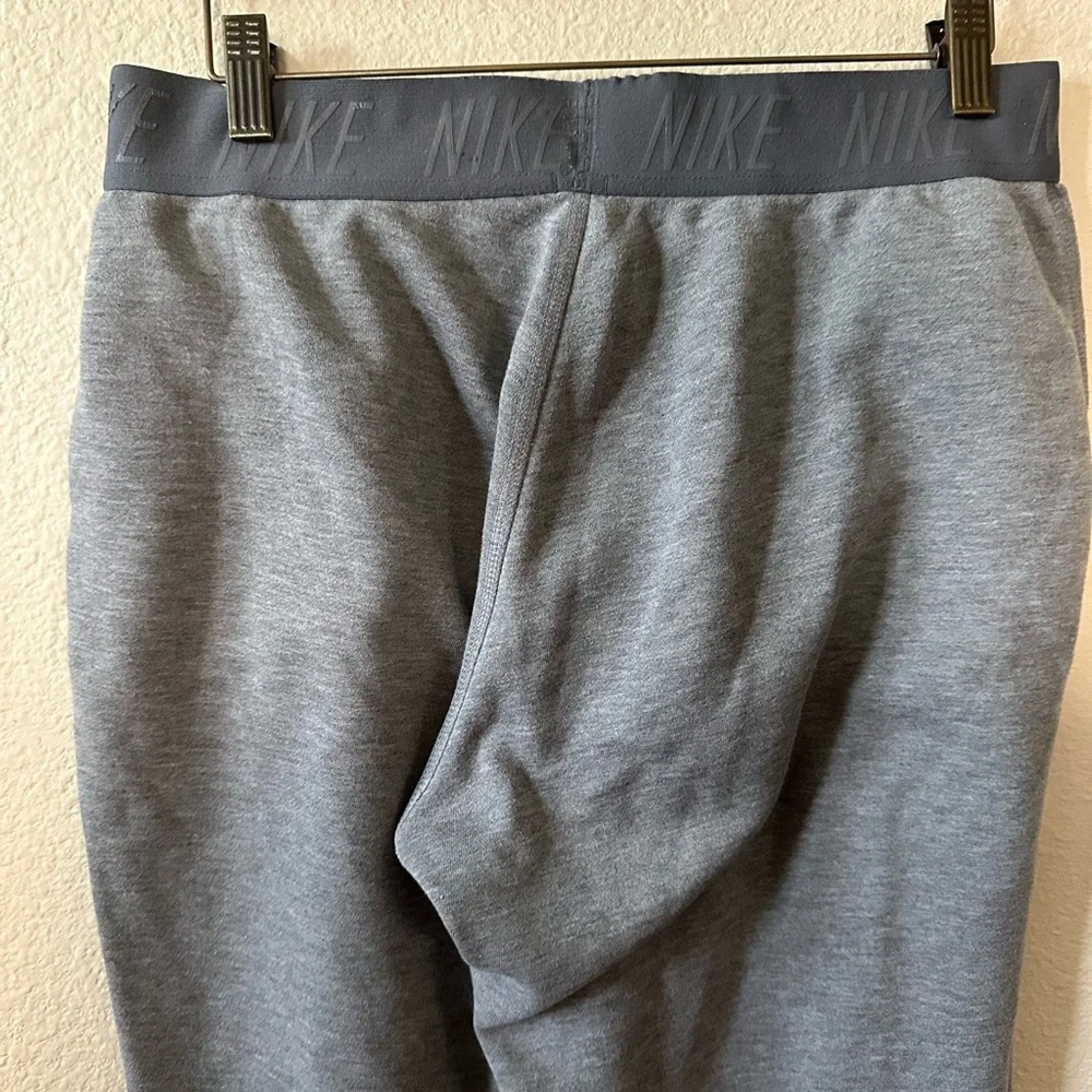 Nike women's Dark Gray Athletic Joggers with Black Waistband size L/ NWOT B187